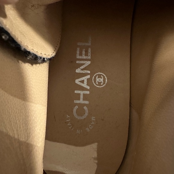 Chanel interlocking CC Logo Lace-Up ankle bootie - Picture 4 of 7